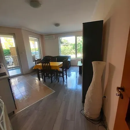 Yassen Close To Sea And Apartment *