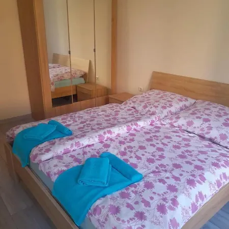 Yassen Close To Sea And Appartement *