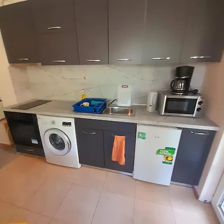 Yassen Close To Sea And Appartement