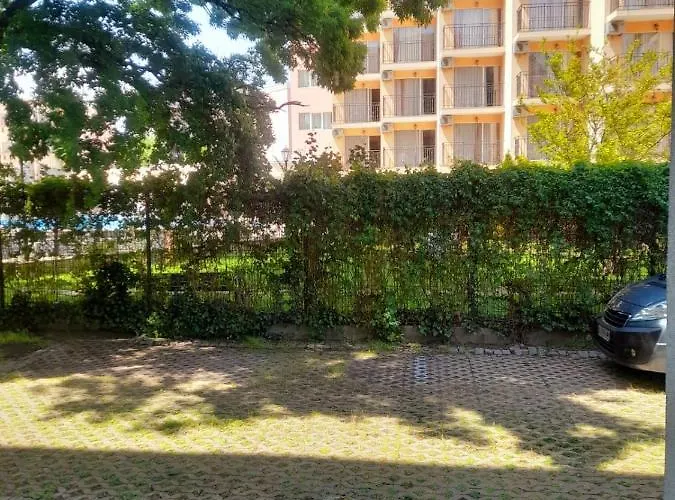 Yassen Close To Sea And Apartamento