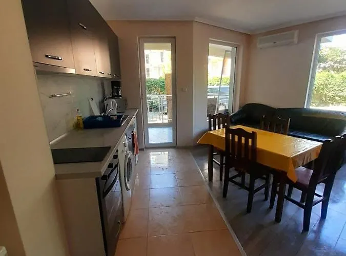 Yassen Close To Sea And * Sunny Beach