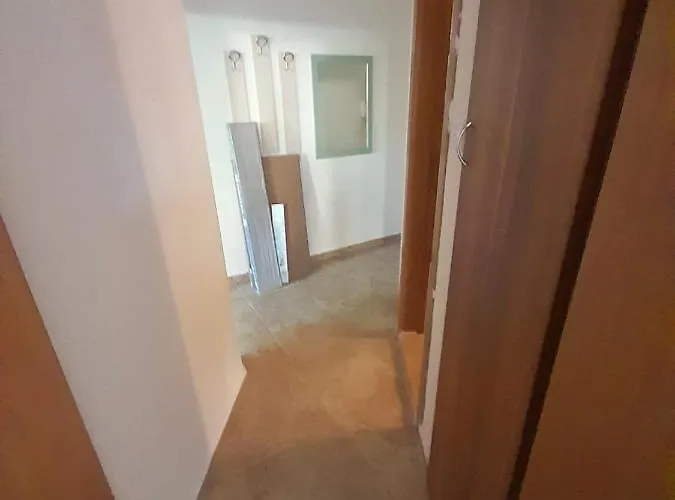 Yassen Close To Sea And Apartman