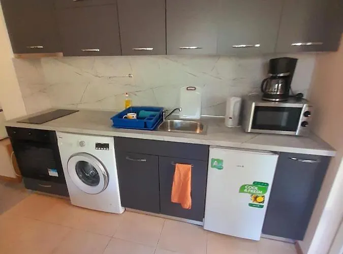 Yassen Close To Sea And Apartman