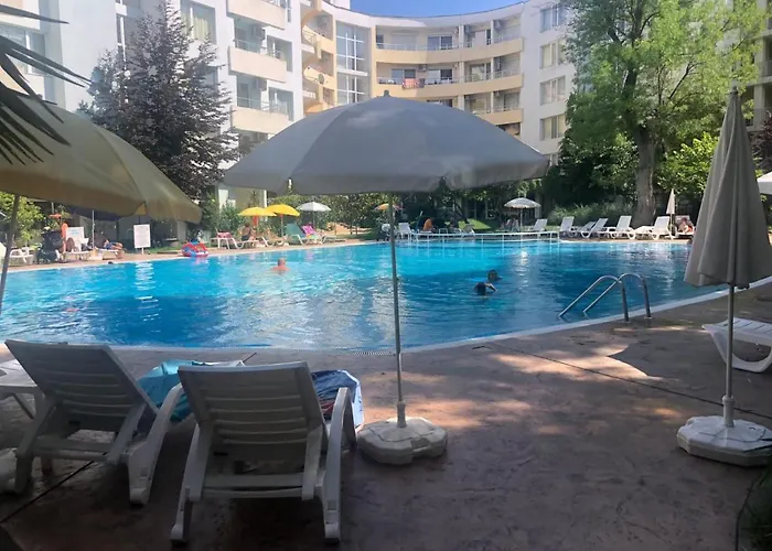 Yassen Close To Sea And Napospart